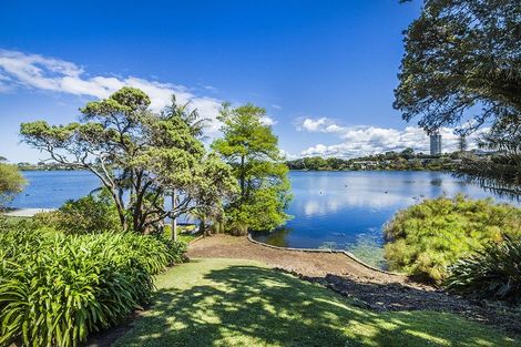 Photo of property in 310 Hurstmere Road, Takapuna, Auckland, 0622