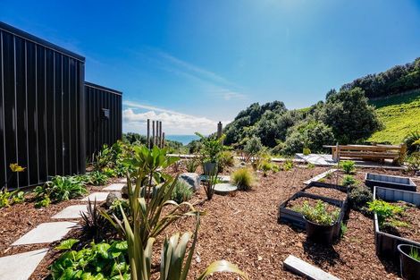 Photo of property in Tapuae, 21 Washer Road, Omata, New Plymouth, 4374