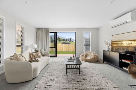 Photo of property in 15 Rubus Street, Wanaka, 9382