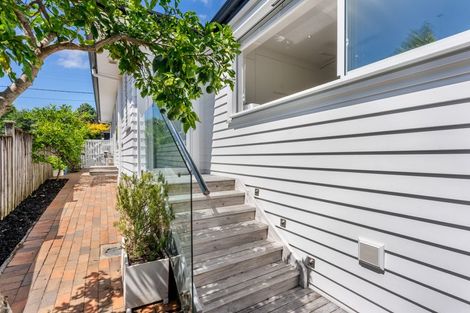 Photo of property in 9 Penzance Road, Mairangi Bay, Auckland, 0630
