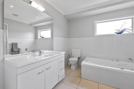 Photo of property in 29d Baring Terrace, Strandon, New Plymouth, 4312