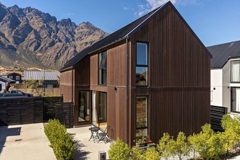 Photo of property in 5 Curvey Court, Jacks Point, 9371