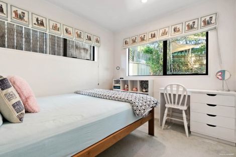 Photo of property in 2/4 Mercury Lane, Windsor Park, Auckland, 0632