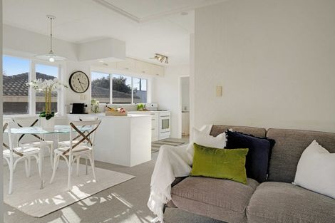 Photo of property in 1/66 Coronation Road, Hillcrest, Auckland, 0627