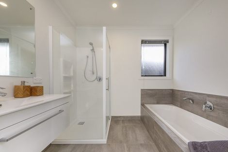 Photo of property in 40a Weston Avenue, Roslyn, Palmerston North, 4414