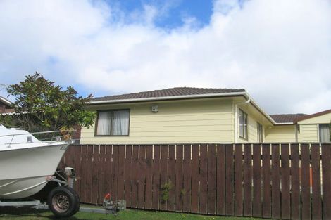 Photo of property in 15 Fiona Grove, Karori, Wellington, 6012