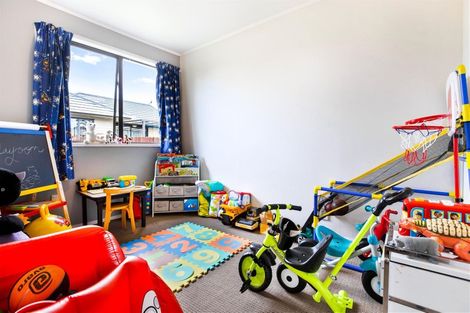 Photo of property in 2/8 Dalmatia Place, Henderson, Auckland, 0612