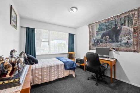 Photo of property in 150 Grimseys Road, Redwood, Christchurch, 8051
