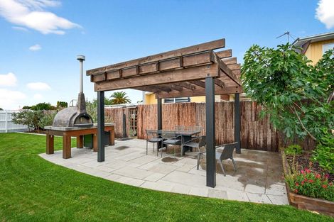 Photo of property in 3 Feist Street, Carterton, 5713