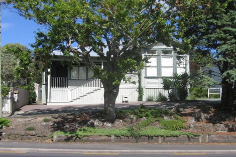 Photo of property in 17 Lake Road, Devonport, Auckland, 0624