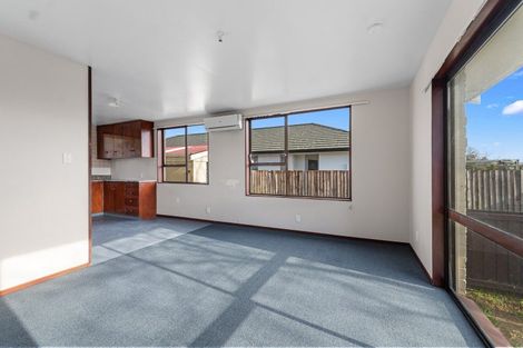 Photo of property in 1b Tamarisk Place, Parklands, Christchurch, 8083