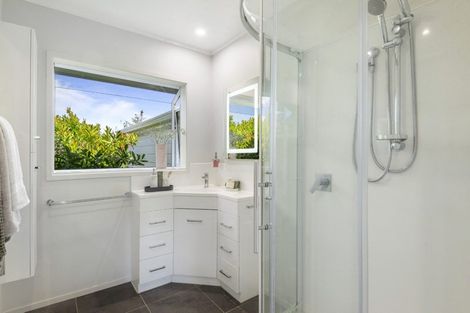 Photo of property in 7 Charmaine Road, Torbay, Auckland, 0630