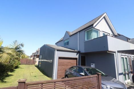 Photo of property in 7n Clearwater Cove, West Harbour, Auckland, 0618