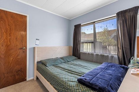 Photo of property in 1/16 Cabello Place, Unsworth Heights, Auckland, 0632