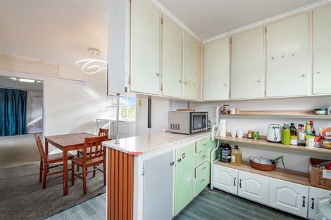 Photo of property in 17 Chilcott Road, Henderson, Auckland, 0612