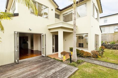 Photo of property in 8 Scarboro Terrace, Murrays Bay, Auckland, 0630