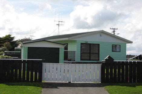 Photo of property in 150 Cornfoot Street, Castlecliff, Whanganui, 4501