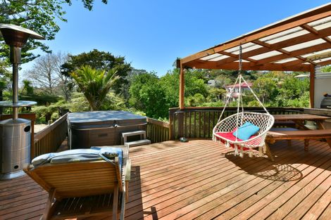 Photo of property in 15 Maori Hut Road, Red Beach, 0932