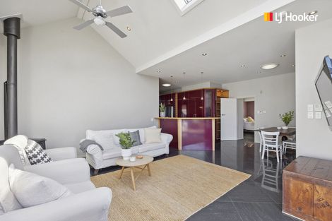 Photo of property in 85 Hargest Crescent, Saint Clair, Dunedin, 9012