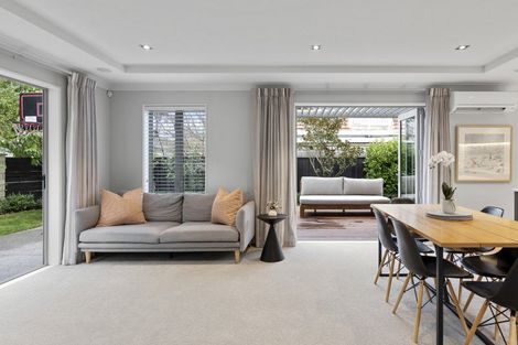 Photo of property in 133b Memorial Avenue, Burnside, Christchurch, 8053