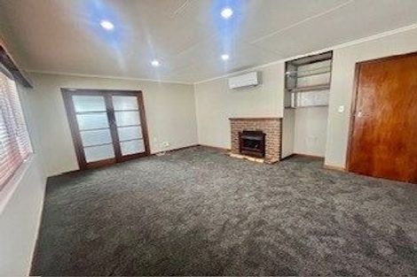 Photo of property in 57 Beaubank Road, Kelston, Auckland, 0602