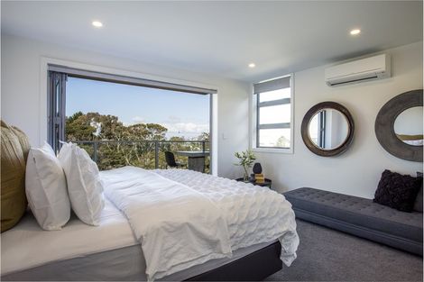 Photo of property in 8a Huka Road, Birkenhead, Auckland, 0626