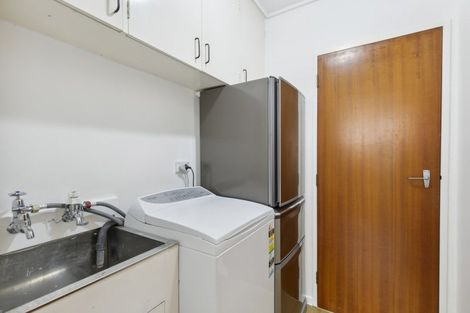 Photo of property in 10/171 Queens Drive, Lyall Bay, Wellington, 6022