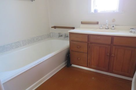 Photo of property in 65 Pleasant Road, Glen Eden, Auckland, 0602