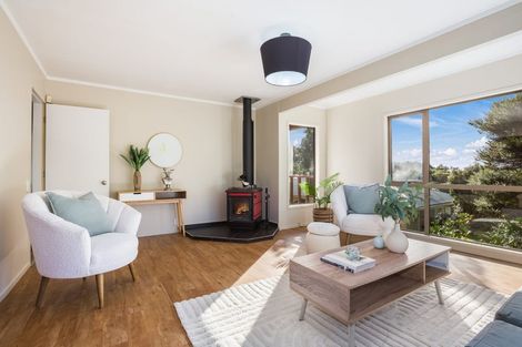 Photo of property in 4 Te Kura Road, Pukerua Bay, 5026