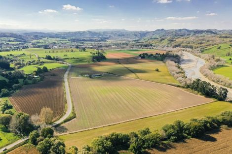 Photo of property in 406 Whatatutu Road, Te Karaka, 4094