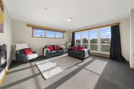 Photo of property in 18 Tarawa Street, Paekakariki, 5034