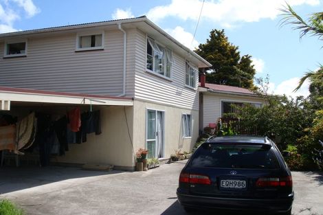 Photo of property in 30 Longburn Road, Henderson, Auckland, 0610