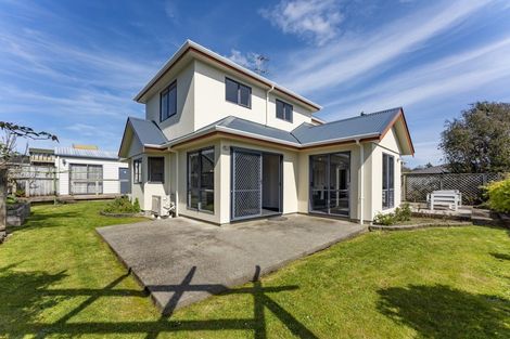 Photo of property in 22 Granville Street, Silverstream, Upper Hutt, 5019