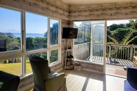 Photo of property in 12 Takarei Terrace, Mokau, 4376