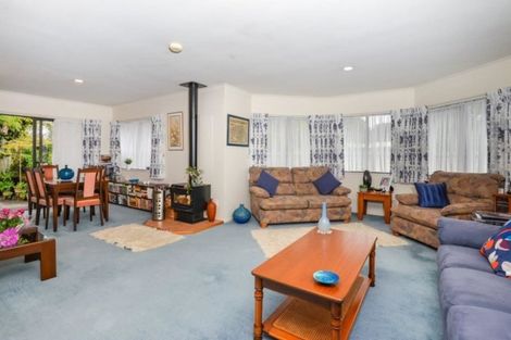 Photo of property in 2 Rosella Grove, Waimauku, 0812