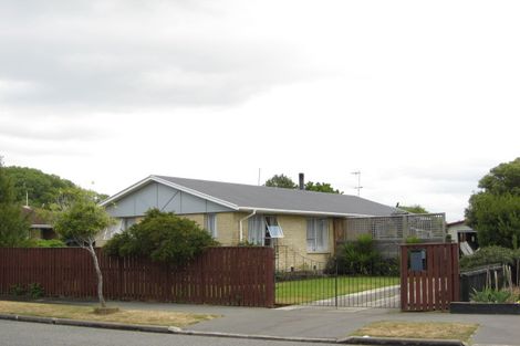 Photo of property in 28 Medina Crescent, Parklands, Christchurch, 8083