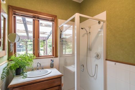 Photo of property in 28 Wellington Road, Paekakariki, 5034