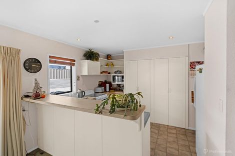 Photo of property in 6 Mahon Place, Papatoetoe, Auckland, 2025