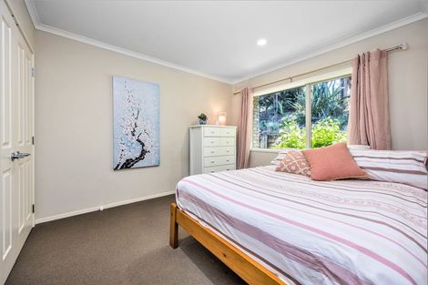 Photo of property in 35 Bayview Park Lane, Orewa, 0931