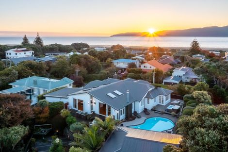 Photo of property in 12-14 Douglas Street, Paraparaumu Beach, Paraparaumu, 5032