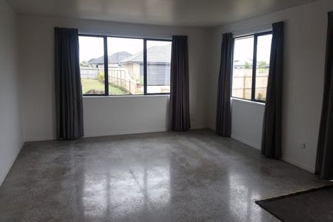 Photo of property in 12 Roto View, One Tree Point, 0118