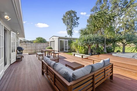 Photo of property in 15 Tamariki Avenue, Kelston, Auckland, 0602