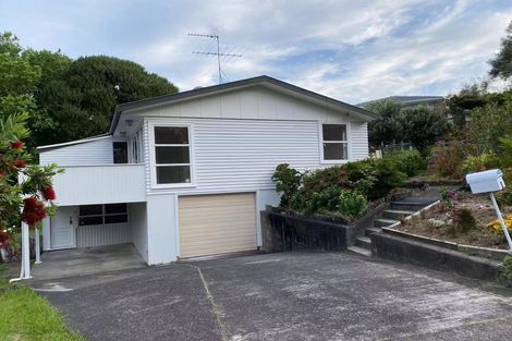 Photo of property in 5 Juniper Road, Sunnynook, Auckland, 0620