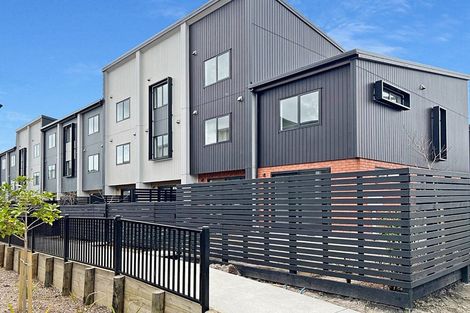 Photo of property in 2/327 Glengarry Road, Glen Eden, Auckland, 0602