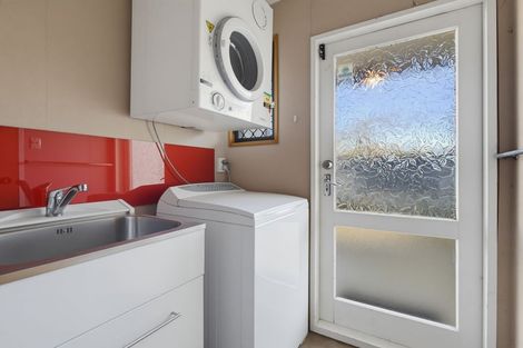 Photo of property in 10b Taurus Place, Kawaha Point, Rotorua, 3010