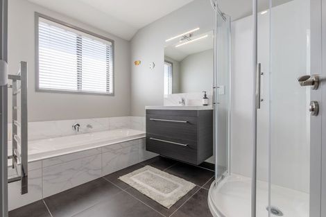 Photo of property in 8 Komahimahi Way, Motuoapa, 3382