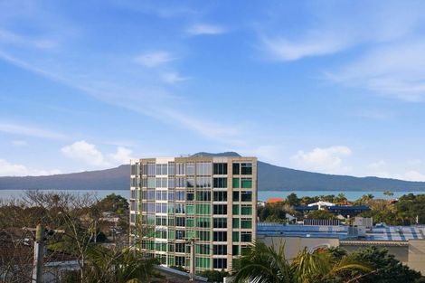 Photo of property in 2b Rangitoto Terrace, Milford, Auckland, 0620
