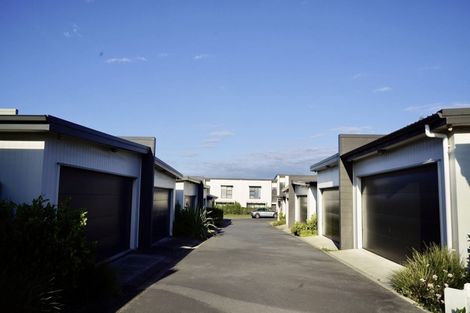 Photo of property in 100 Flat Bush School Road, Flat Bush, Auckland, 2019