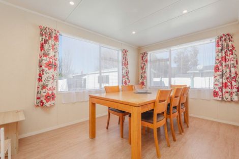 Photo of property in 5 Chatsworth Place, Highbury, Palmerston North, 4412