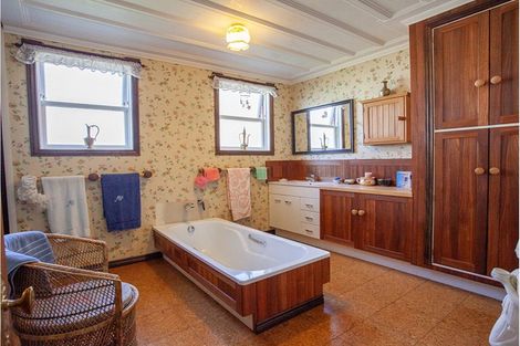 Photo of property in 6 Inland Road North, Tikorangi, Waitara, 4383